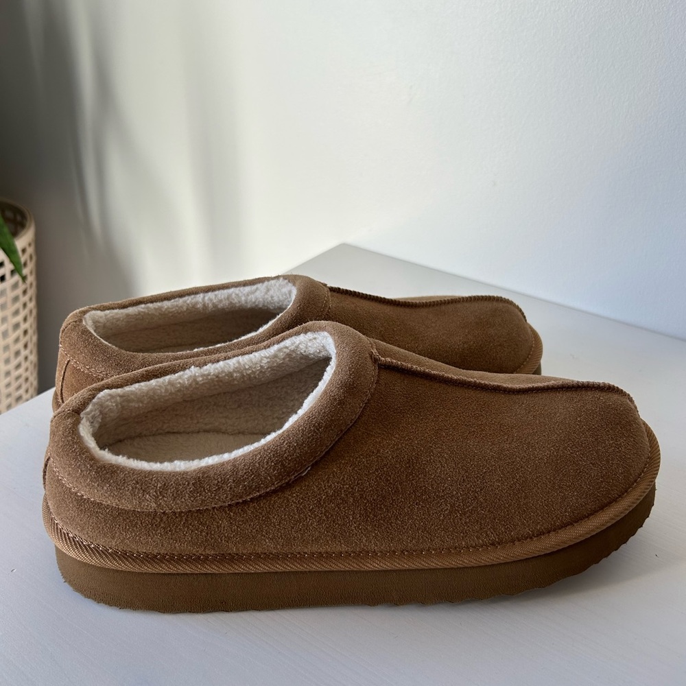 Slippers - Picture 2 of 5